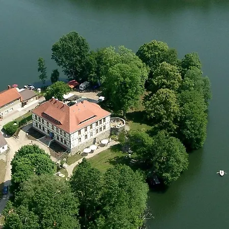 Drostenhaus * Feldberger Seenlandschaft